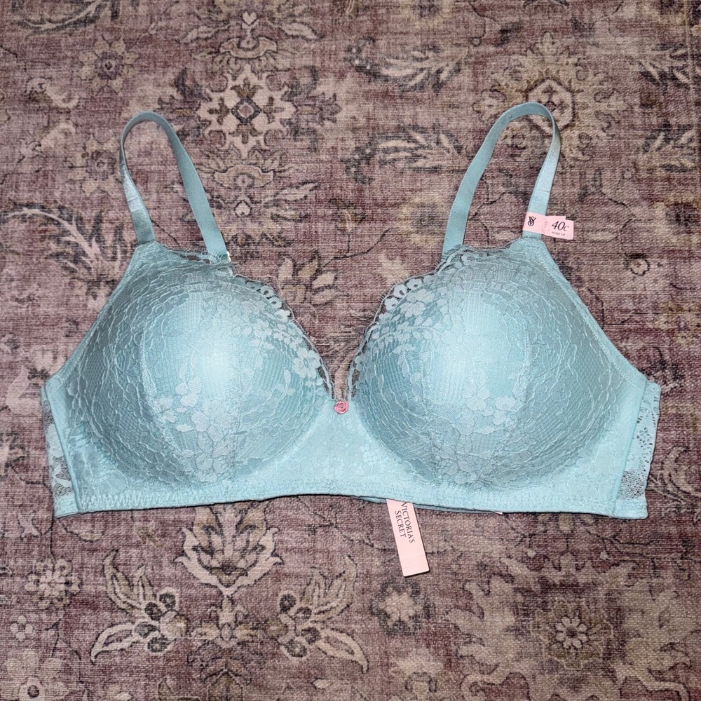 Victoria's Secret Dream Angels Lightly Lined Wireless Lace Push-up Bra Size 40C
